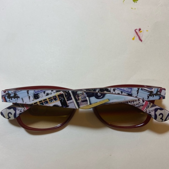 Ray-Ban California New Wayfarer RB2132 Sunglasses Rainbow Lenses Italy w/Case - Picture 8 of 8